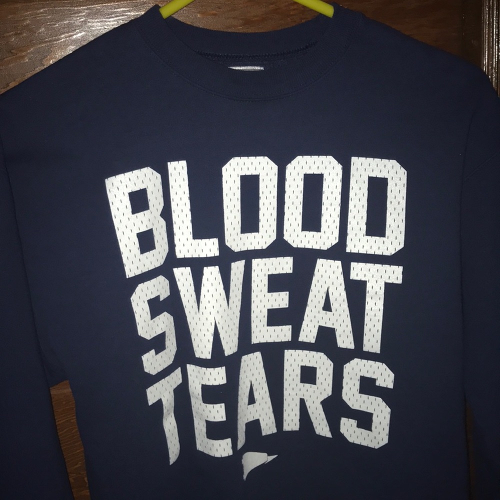 Men’s long sleeve t shirt